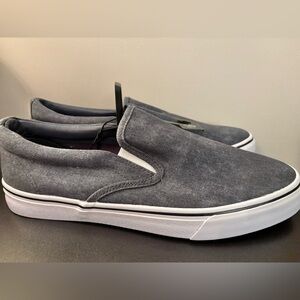 NWT No Boundaries dark gray sneakers men size 9.5